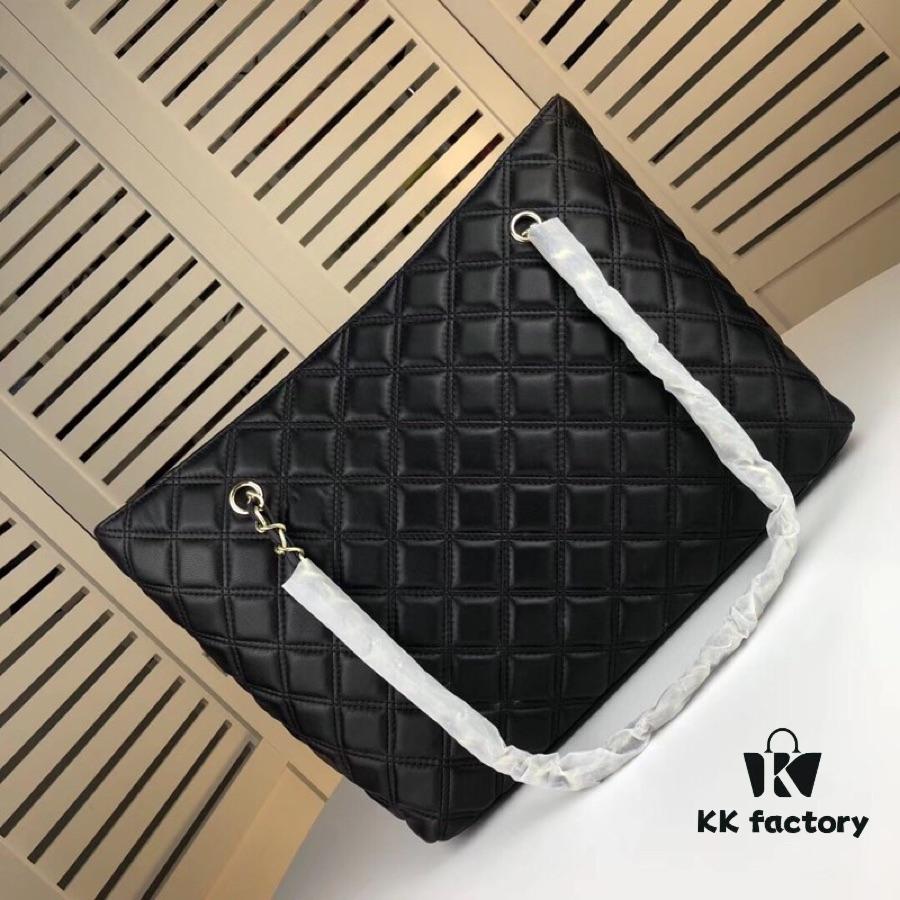 693055e3f09edb6de4c4f319 Chanel Robot Pendant Zipper Tote Bag Soft Lambskin Shopping Bag with Double C Logo