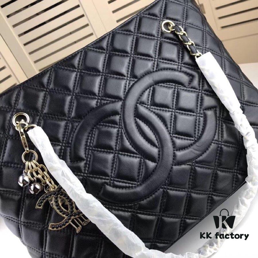 693055e5f09edb6de4c4f31c Chanel Robot Pendant Zipper Tote Bag Soft Lambskin Shopping Bag with Double C Logo