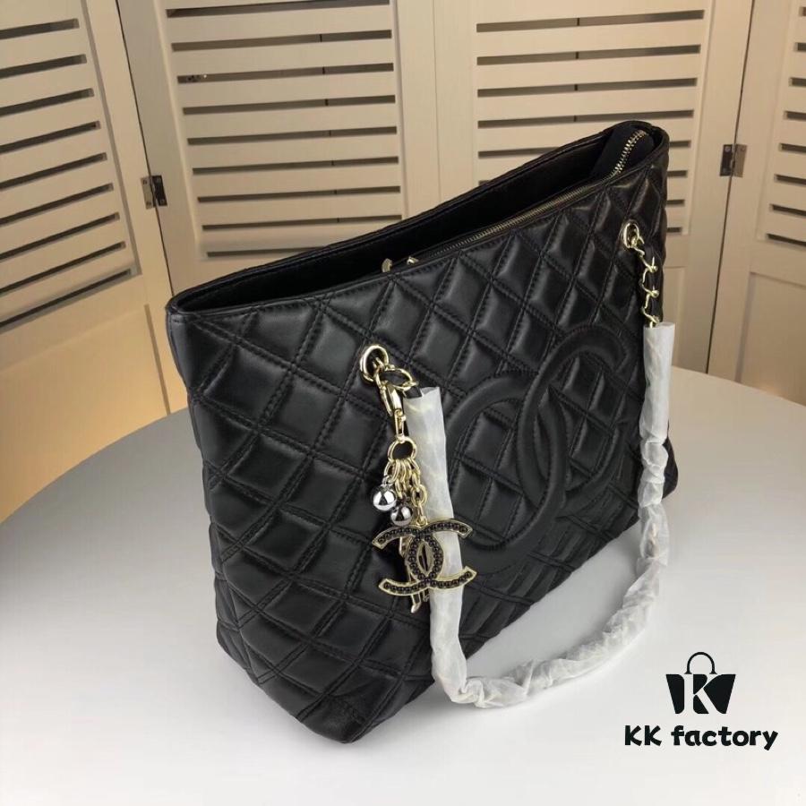 693055e6f09edb6de4c4f31d Chanel Robot Pendant Zipper Tote Bag Soft Lambskin Shopping Bag with Double C Logo
