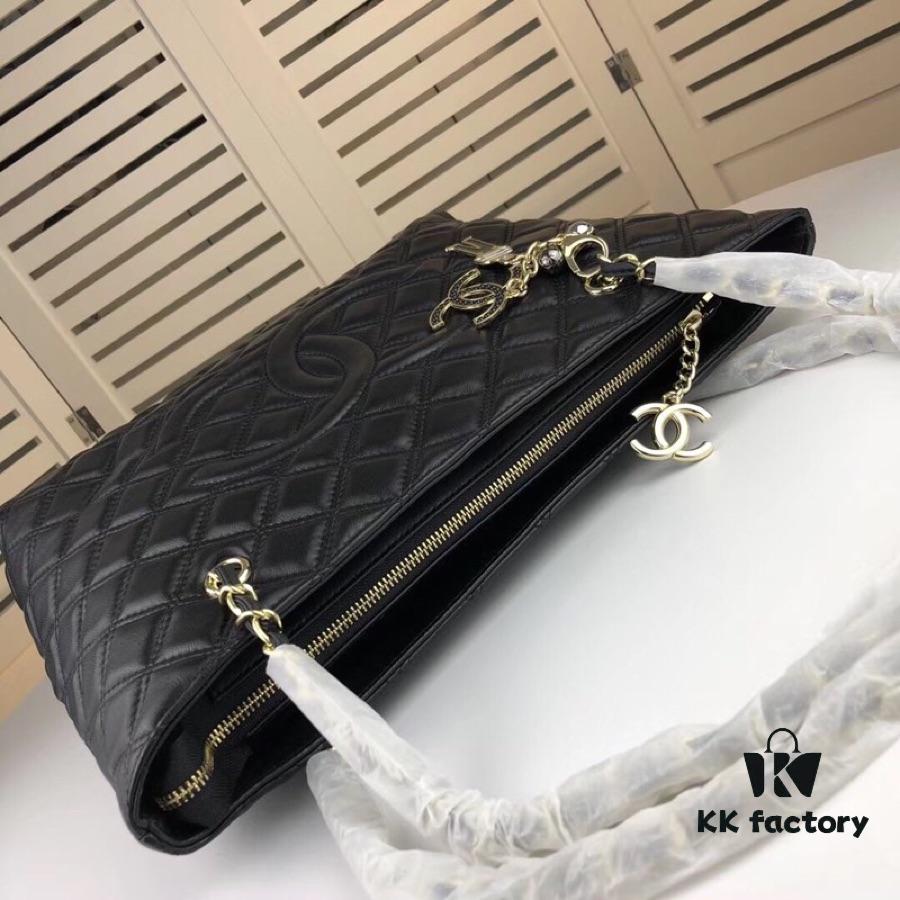 693055e8f09edb6de4c4f322 Chanel Robot Pendant Zipper Tote Bag Soft Lambskin Shopping Bag with Double C Logo