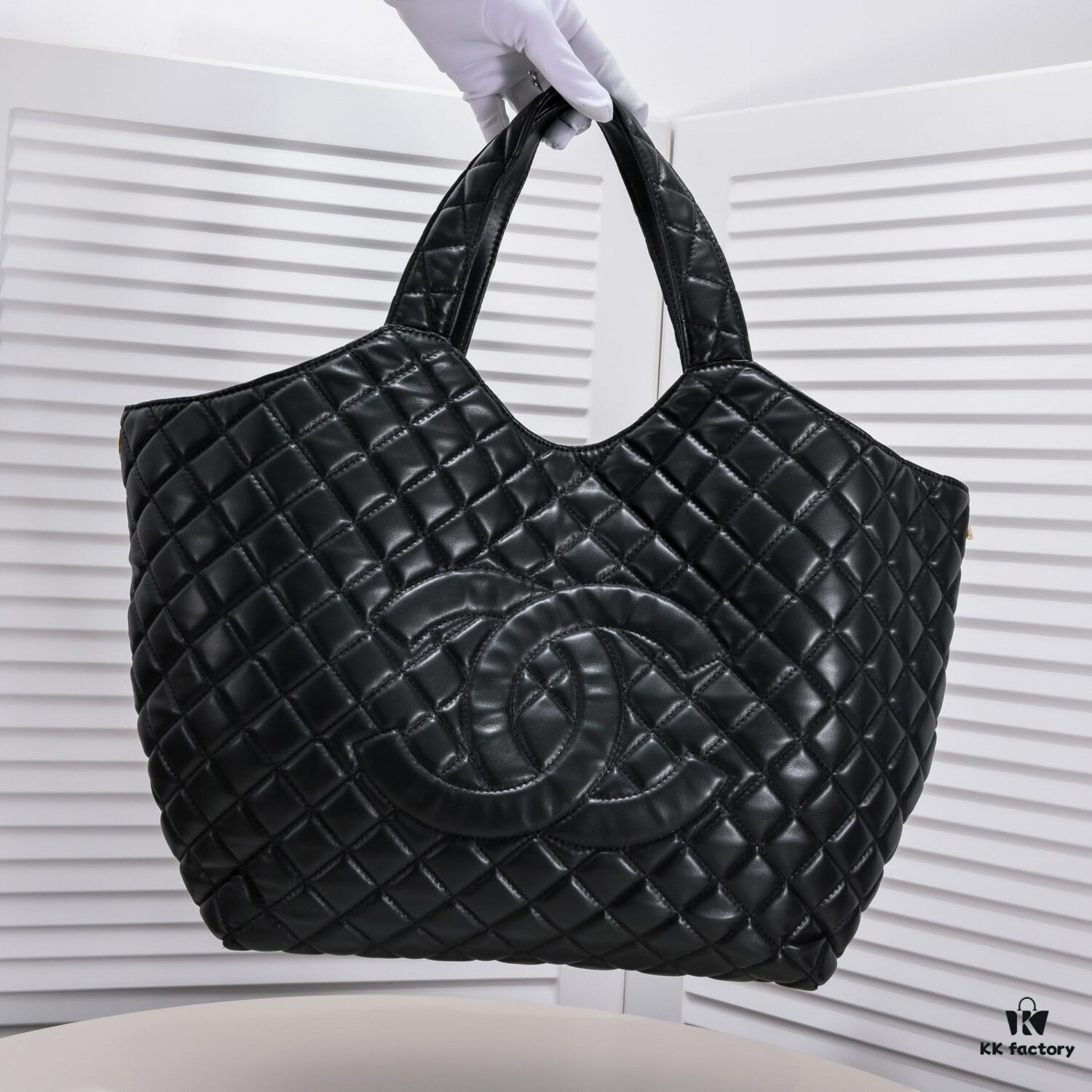 CHANEL Introduces the ICARE Bag: A Spacious and Stylish Solution for Modern Life