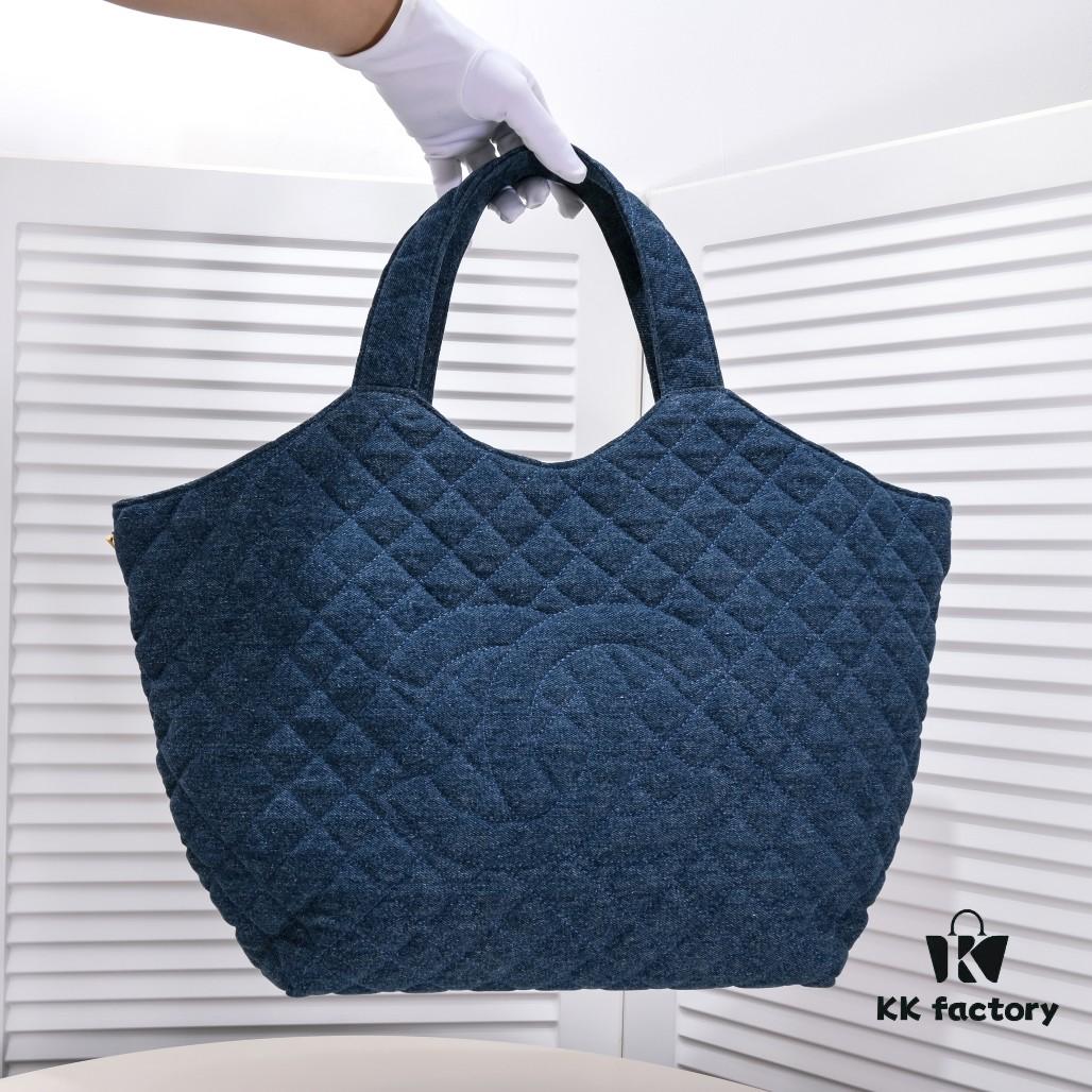 693055f0f09edb6de4c4f32e CHANEL Introduces the Icare Bag: A Spacious and Stylish Solution for Modern Life