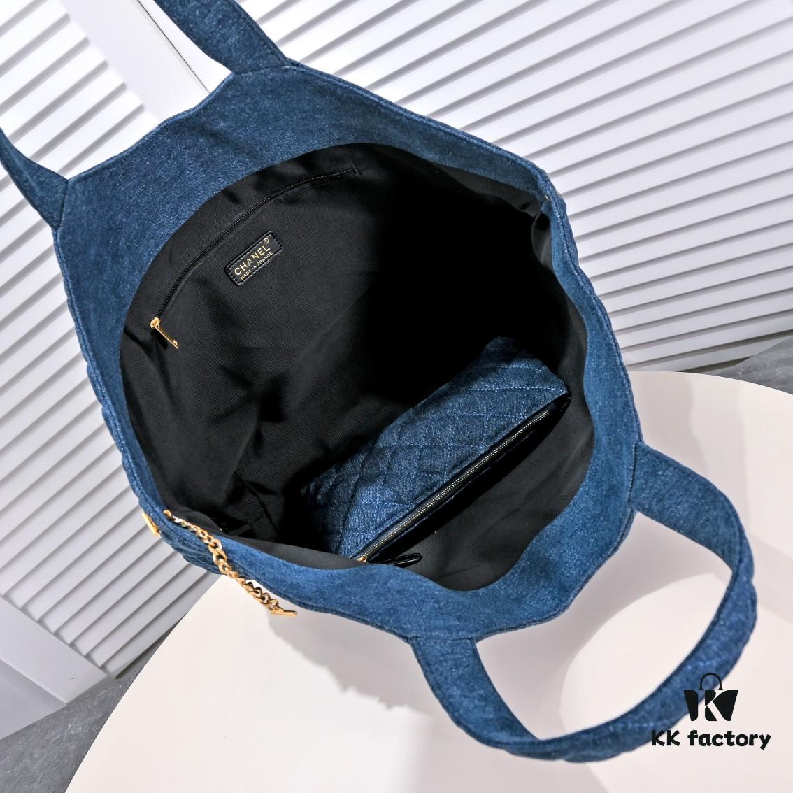 693055f1f09edb6de4c4f330 CHANEL Introduces the Icare Bag: A Spacious and Stylish Solution for Modern Life