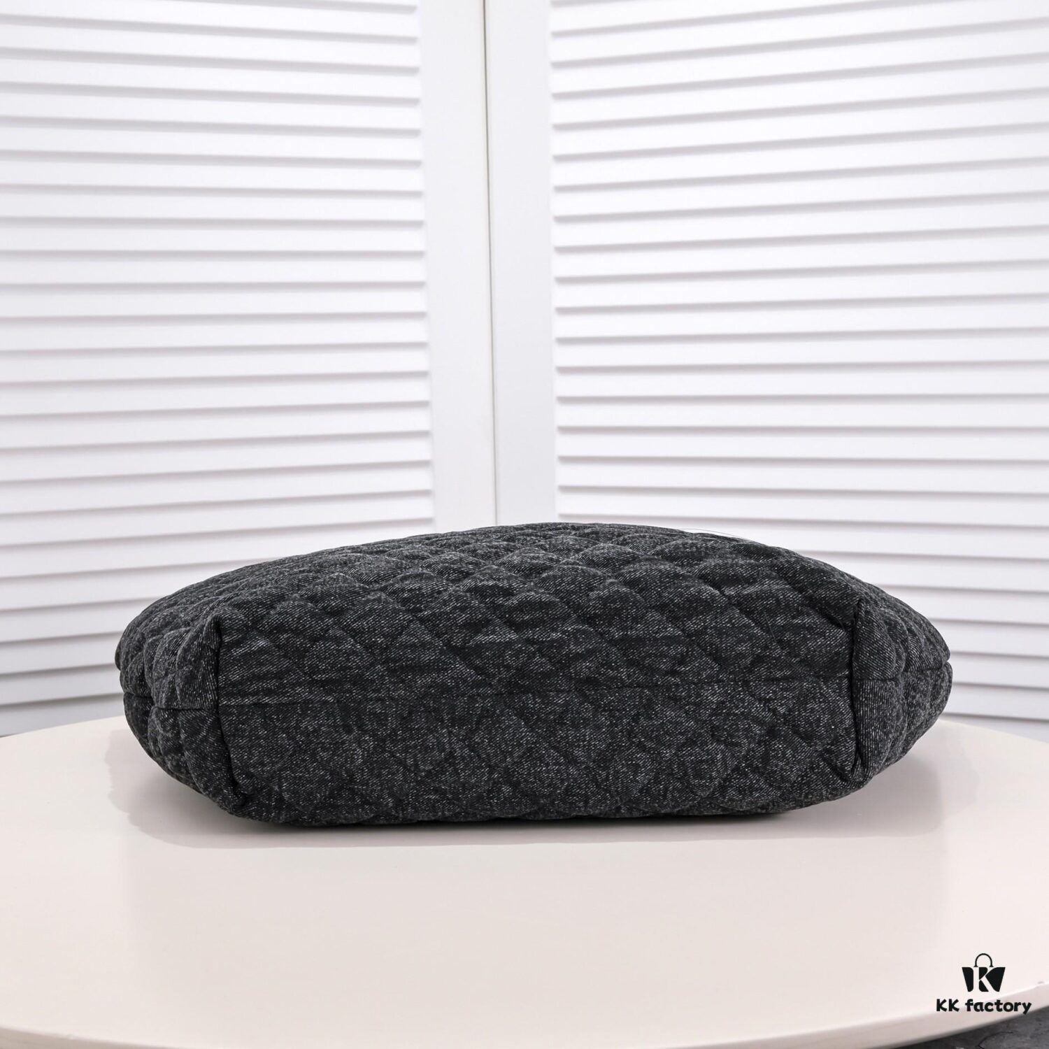 CHANEL Icare Bag: A Spacious and Stylish Solution for Everyday Life