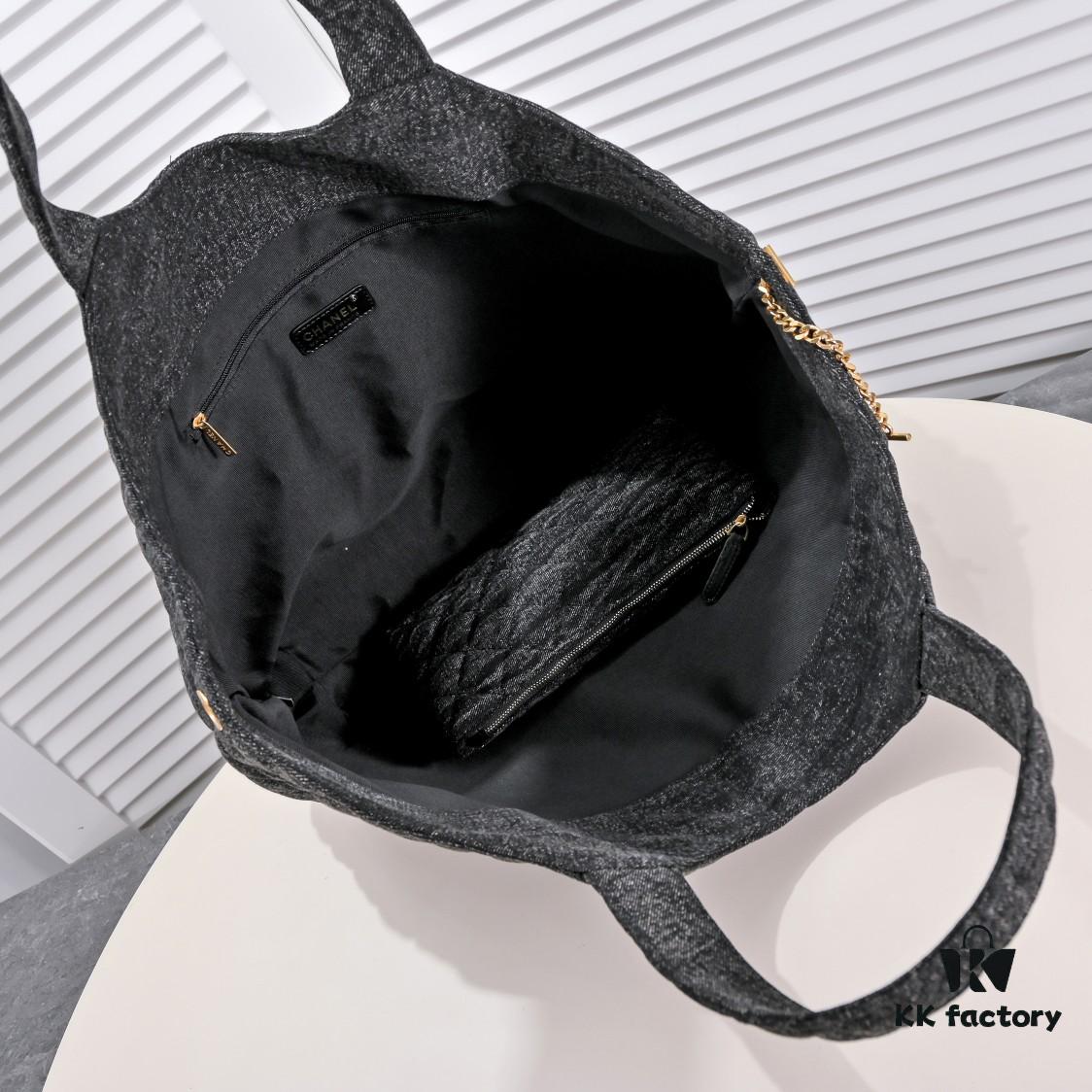 CHANEL Icare Bag: A Spacious and Stylish Solution for Everyday Life