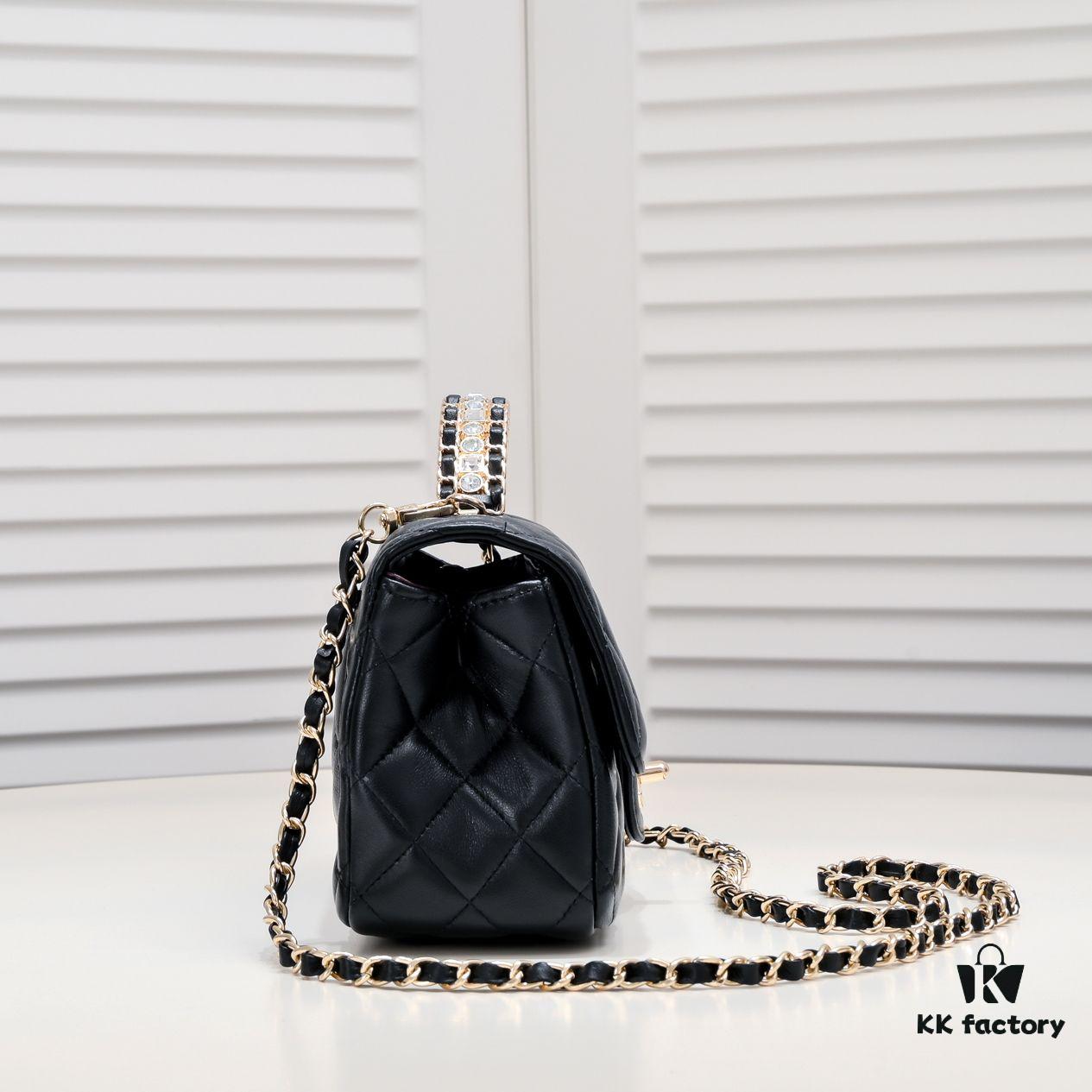Large Size 🦋 Chanel 🖤 23A Diamond Handle CF Mini, Early Release Available 💎