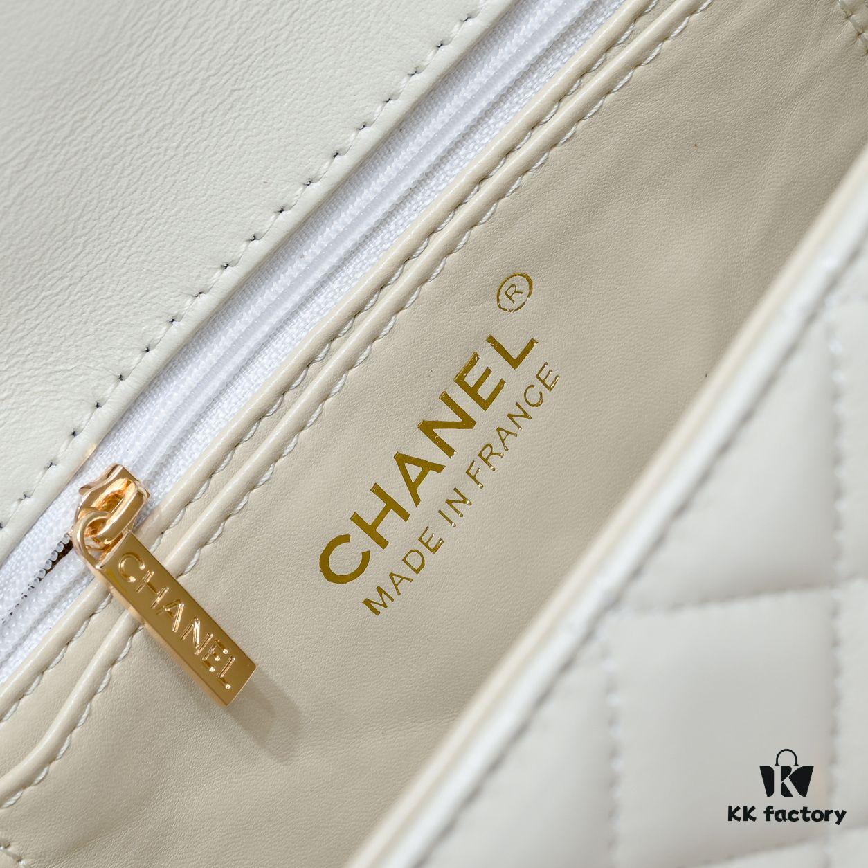 6930562bf09edb6de4c4f39c Large Size 🦋 Chanel 🖤 23A Diamond Handle CF Mini, Early Release and Already Secured 💎