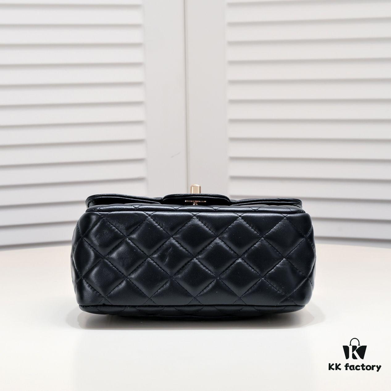 69305635f09edb6de4c4f3ac Small Size 🦋 Chanel 🖤 23A Diamond Handle CF Mini, Early Release 💎