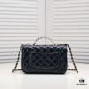 Large Size 🦋 Chanel 🖤 23A Diamond Handle CF Mini, Early Release Available 💎