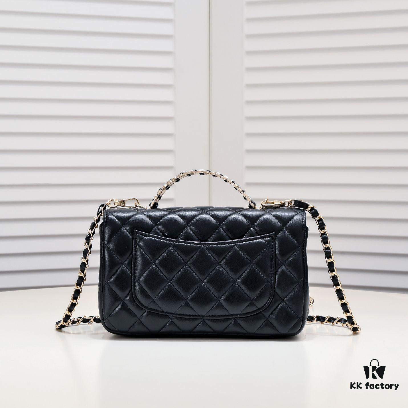 Large Size 🦋 Chanel 🖤 23A Diamond Handle CF Mini, Early Release Available 💎