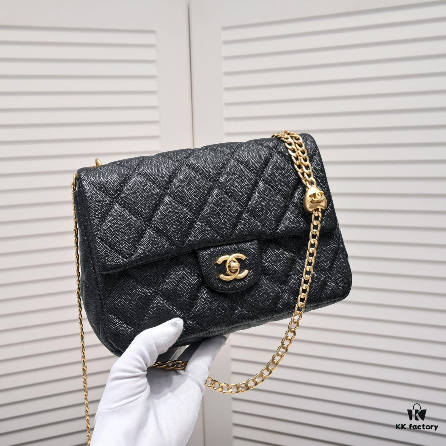 6930563cf09edb6de4c4f3bb Large Chanel 23P New Arrival: Heart Ball vs. Gold Ball?