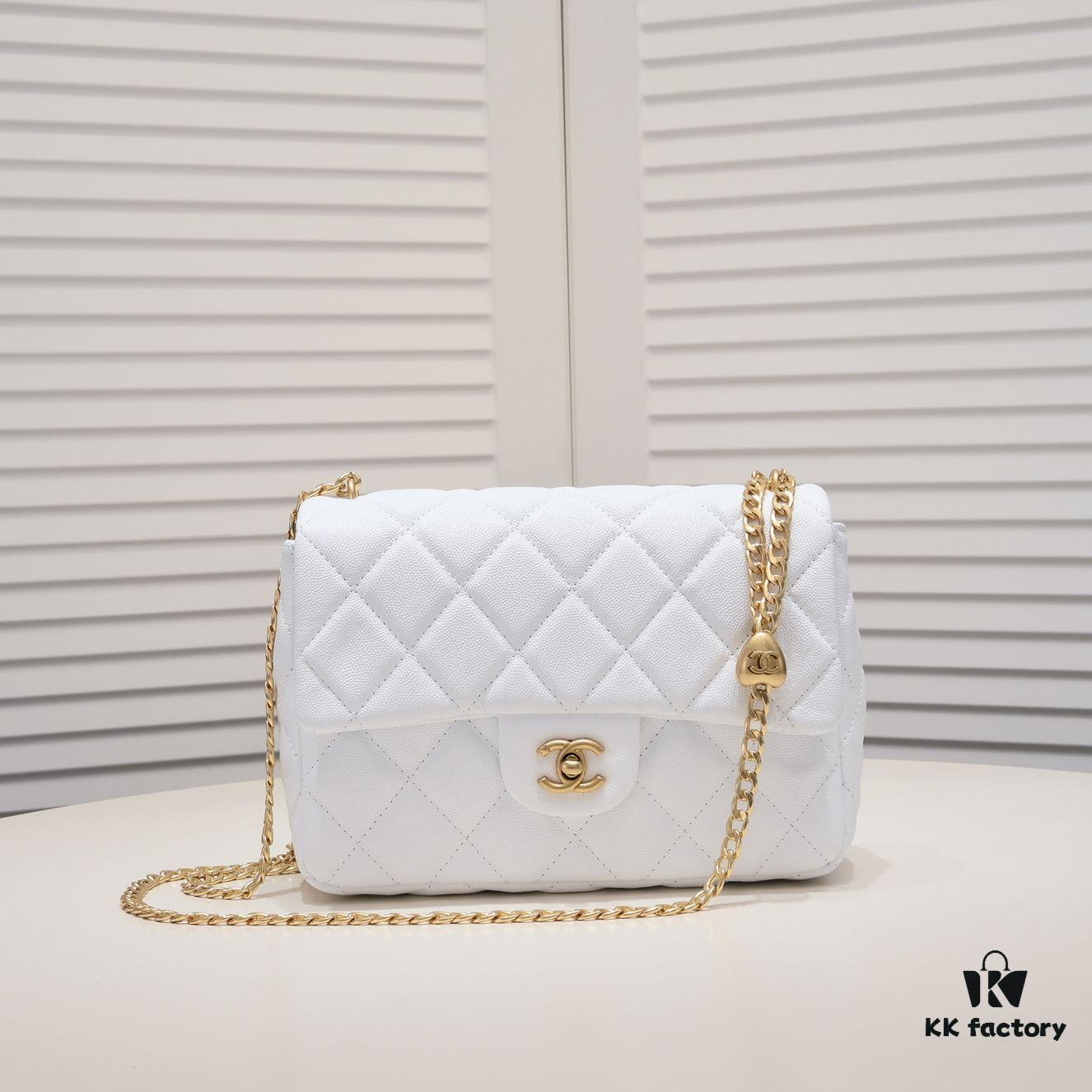 69305640f09edb6de4c4f3c4 Large Chanel 23P New Arrival Heart Ball vs Gold Ball?