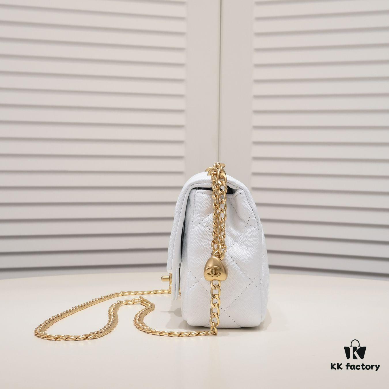 69305643f09edb6de4c4f3cb Chanel Small 23P New Arrival: Love Ball Wins Over Gold Ball?