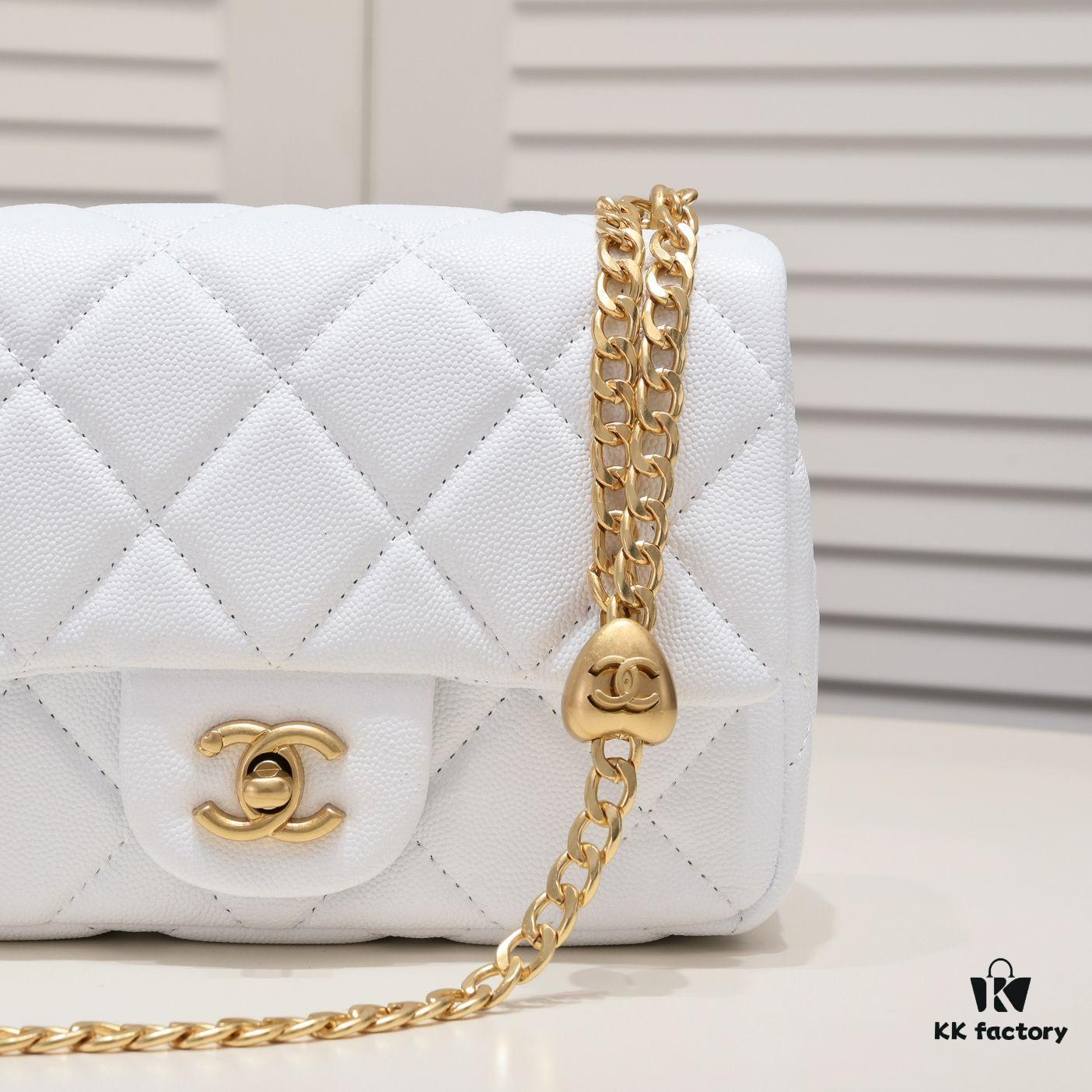 69305645f09edb6de4c4f3d4 Chanel Small 23P New Arrival: Love Ball Wins Over Gold Ball?