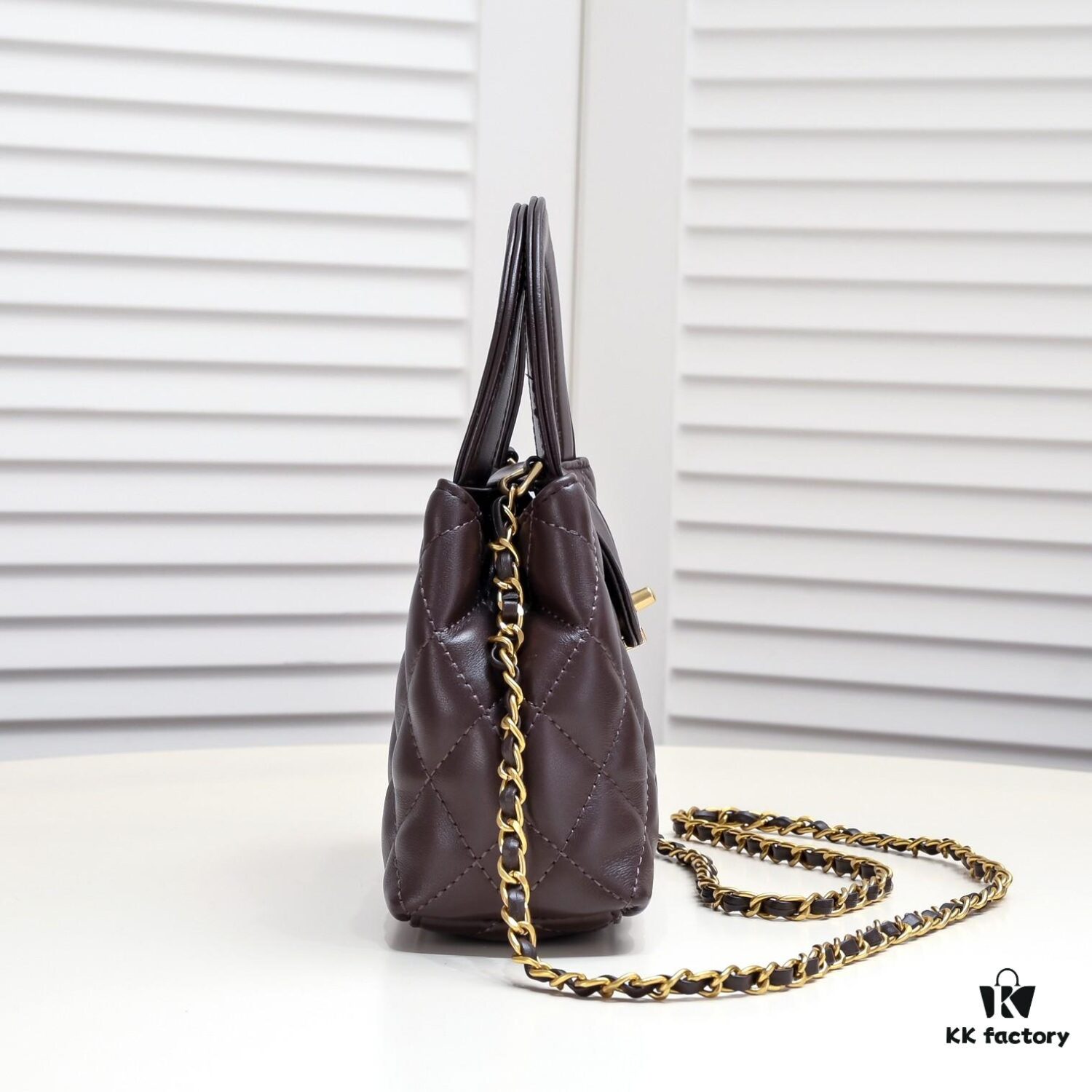 69305652f09edb6de4c4f3ed Chanel 23/24 Autumn/Winter Collection New Bag Beautifully Designed with Camellia Motif