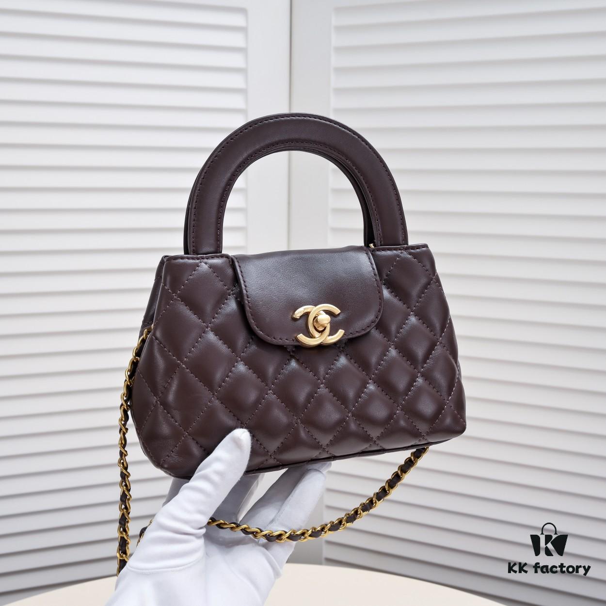 69305652f09edb6de4c4f3ef Chanel 23/24 Autumn/Winter Collection New Bag Beautifully Designed with Camellia Motif