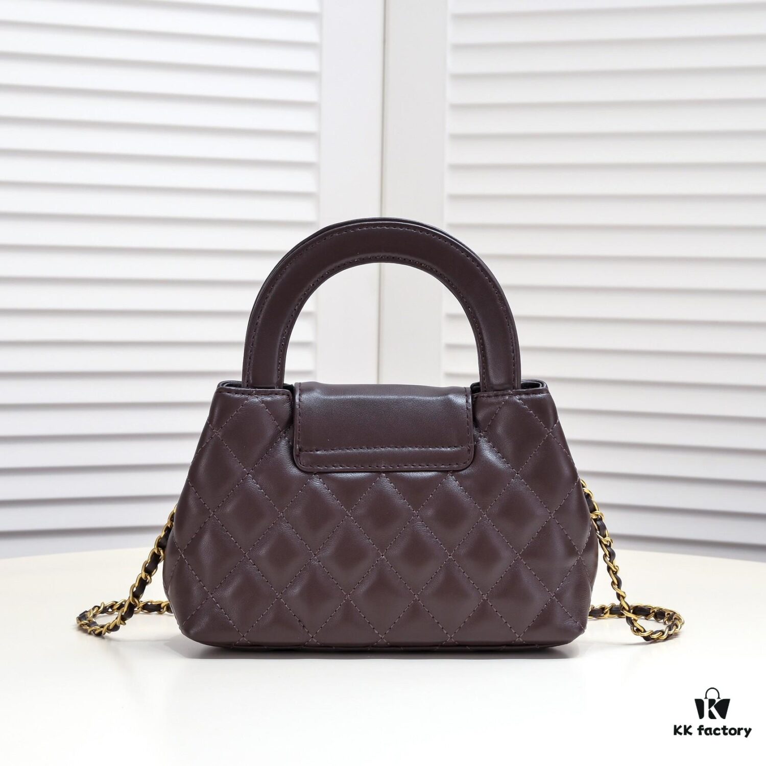 69305653f09edb6de4c4f3f2 Chanel 23/24 Autumn/Winter Collection New Bag Beautifully Designed with Camellia Motif