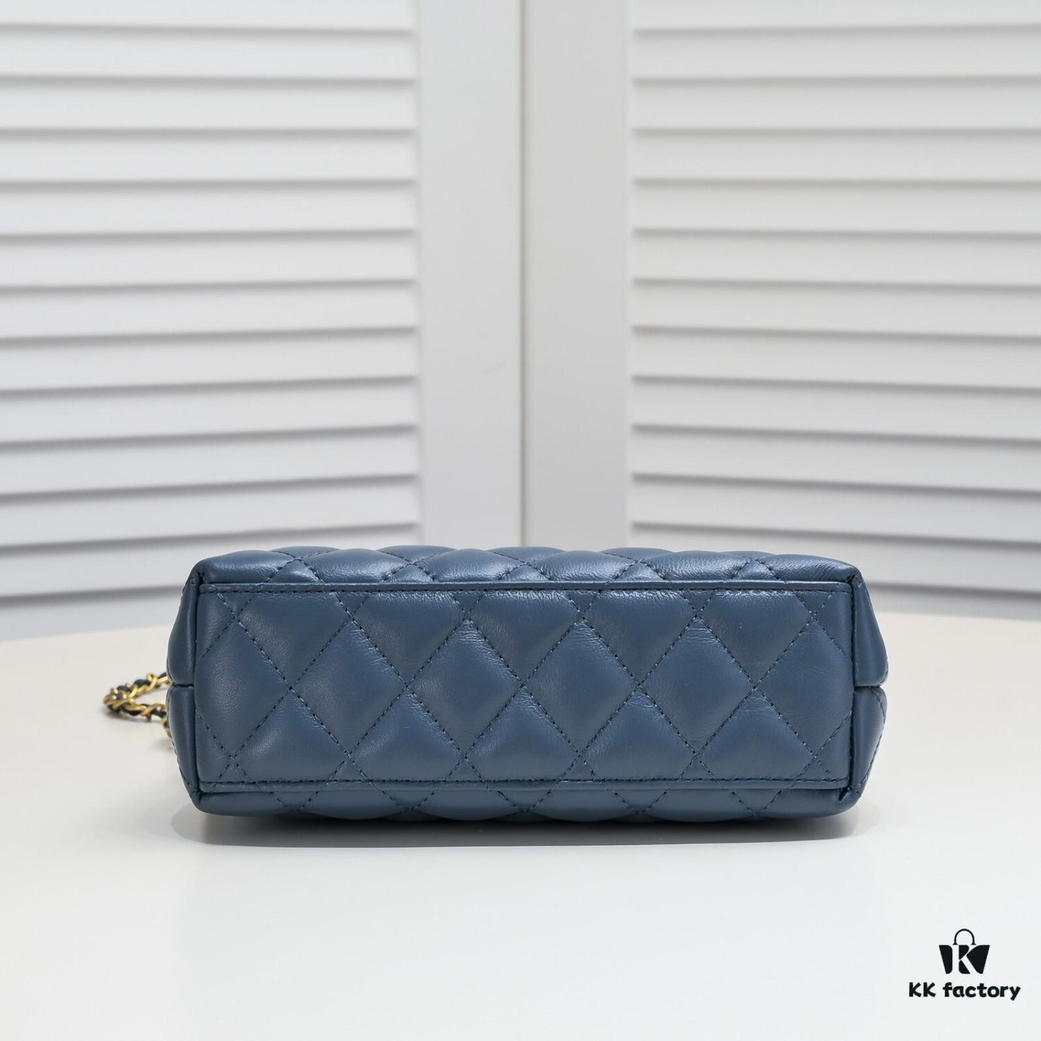 69305659f09edb6de4c4f3fd Chanel New Bag 6170 Beautiful Design Inspired by Camellia - Autumn/Winter 23/24 Collection