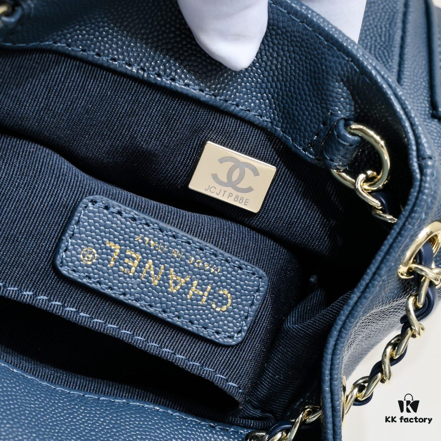 6930568ff09edb6de4c4f45a Chanel 23K Cute Mini Backpack