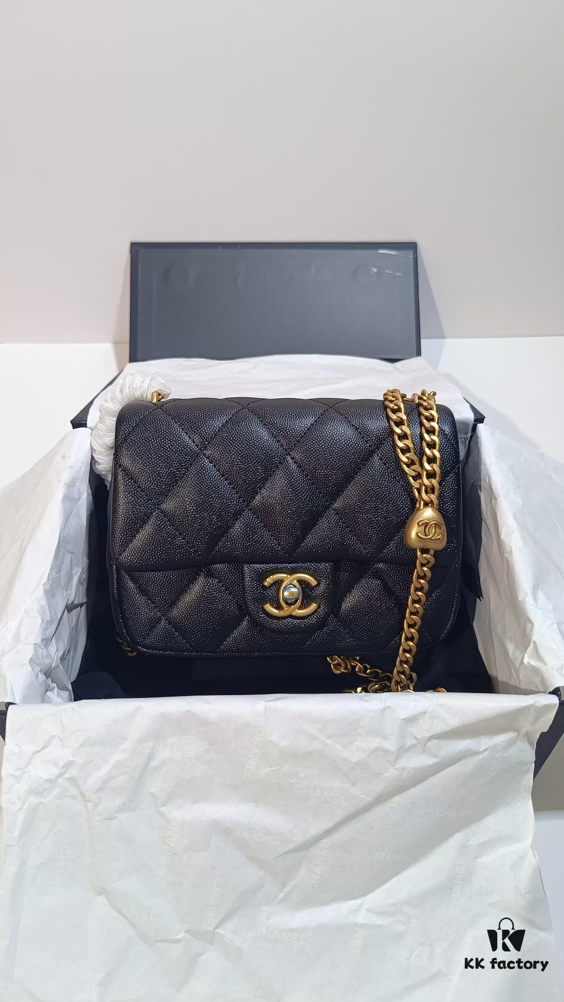 6930569df09edb6de4c4f476 Self-shot Background Chanel 🌐23P New AS3829 💎 Heart Ball vs. Gold Ball?