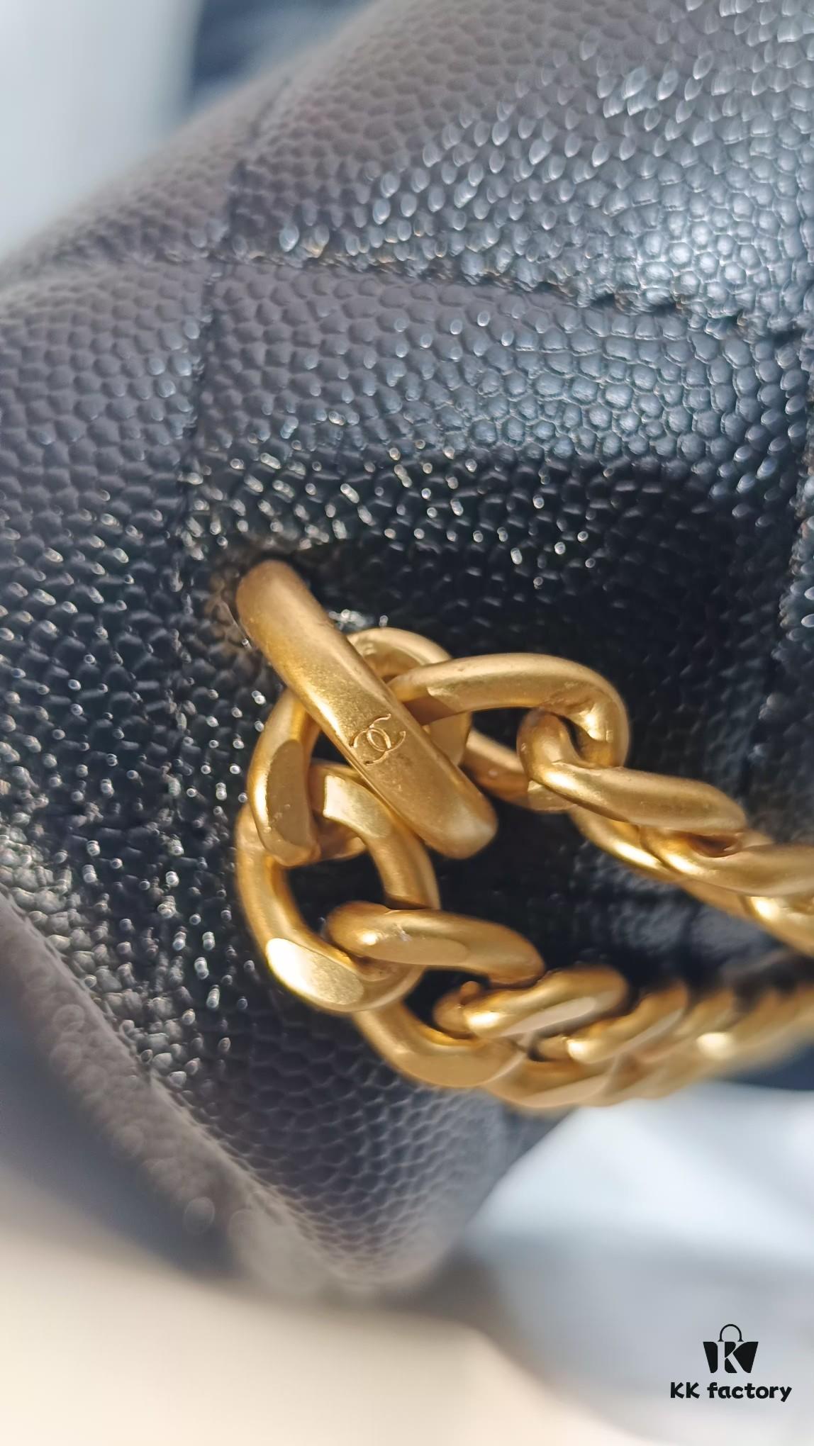 693056a4f09edb6de4c4f480 Self-shot Background Chanel ❇️23P New Arrival AS3828 💎 Heart Ball vs. Gold Ball?