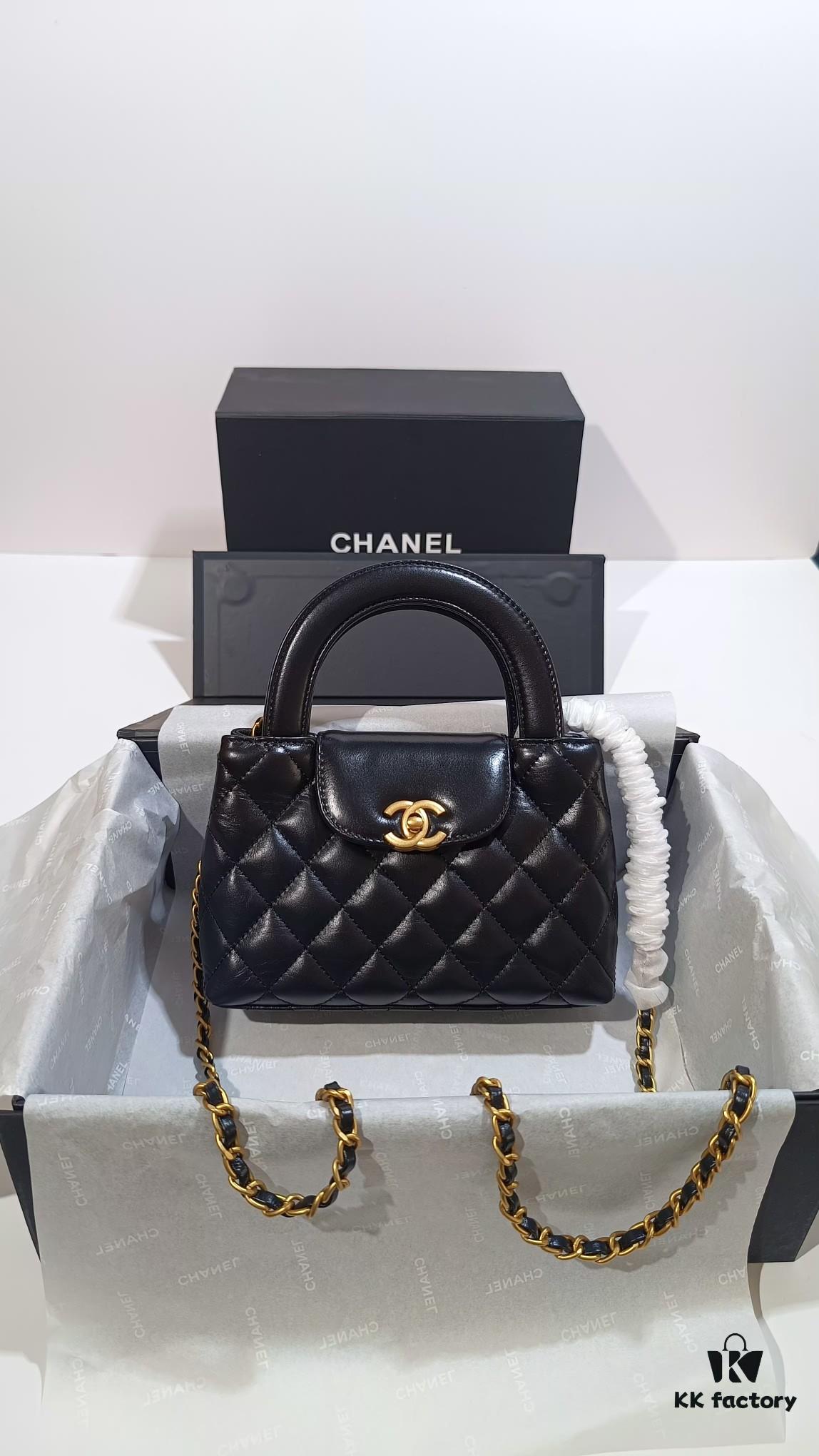 693056d3f09edb6de4c4f4bc Authentic Chanel 23K Kelly Bag, Vintage-Inspired Design, Fall/Winter Runway Hit