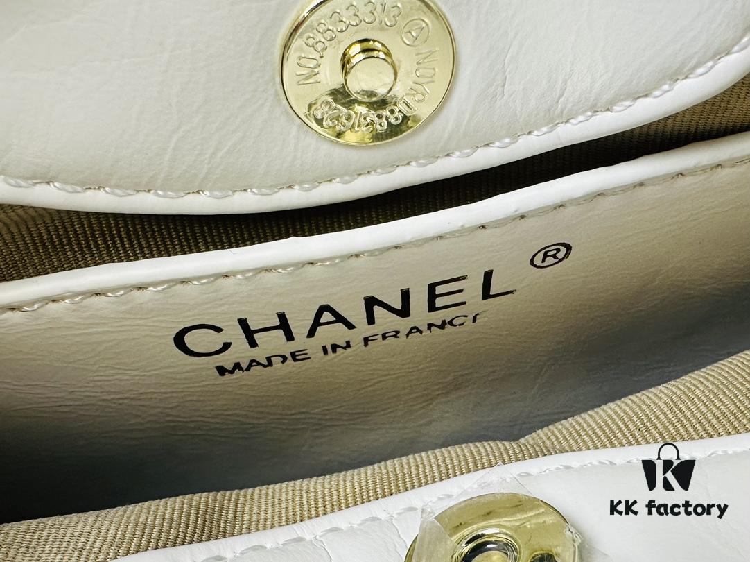 69305722f09edb6de4c4f51b Large Batch, Small Batch — Princesses, Meet the New Bag! Chanel Horizontal 31Bag Called Nano!