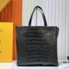 69305810f09edb6de4c4f687 Medium Shopper Bag M24457