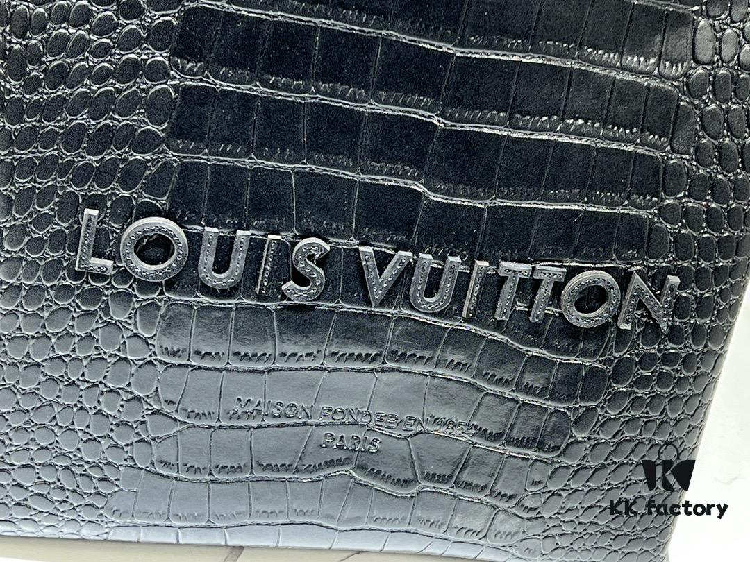 69305812f09edb6de4c4f68b Medium Shopper Bag M24457