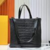 69305812f09edb6de4c4f68c Medium Shopper Bag M24457