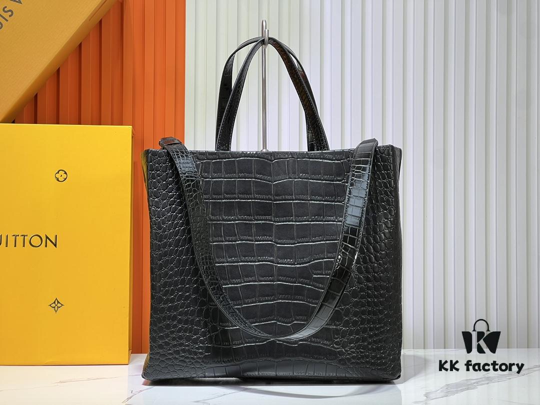 69305812f09edb6de4c4f68c Medium Shopper Bag M24457