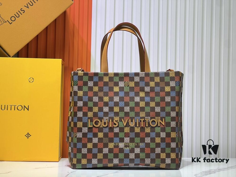 6930581ef09edb6de4c4f6a4 Medium Shopper Bag M24457