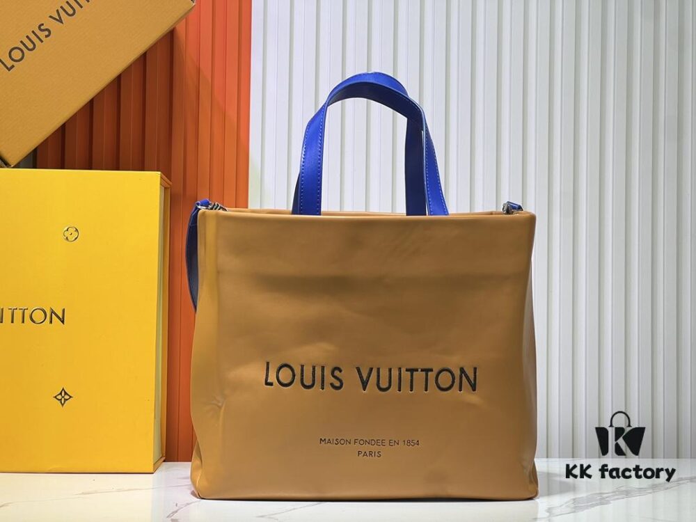 69305821f09edb6de4c4f6ae Medium Shopper Bag M24457