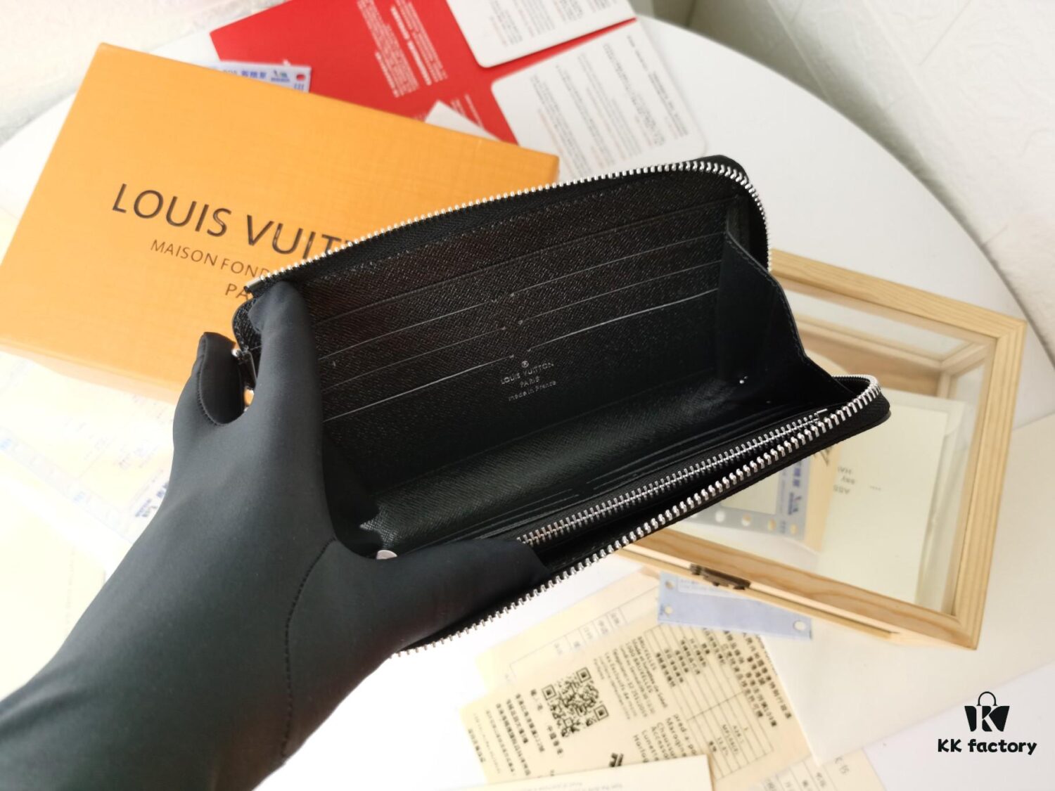 Top Quality Original 💎 [Actual Photos, Personal Background] Zippy Dragonne Zip Wallet M69037