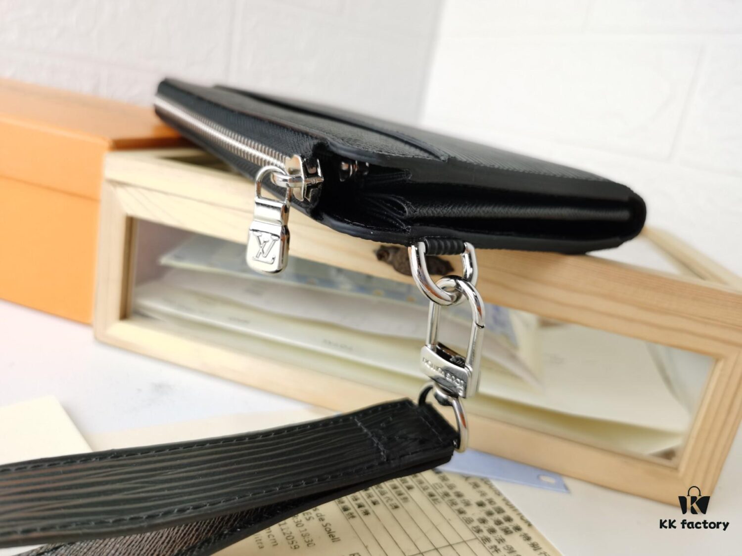 Top Quality Original 💎 [Actual Photos, Personal Background] Zippy Dragonne Zip Wallet M69037