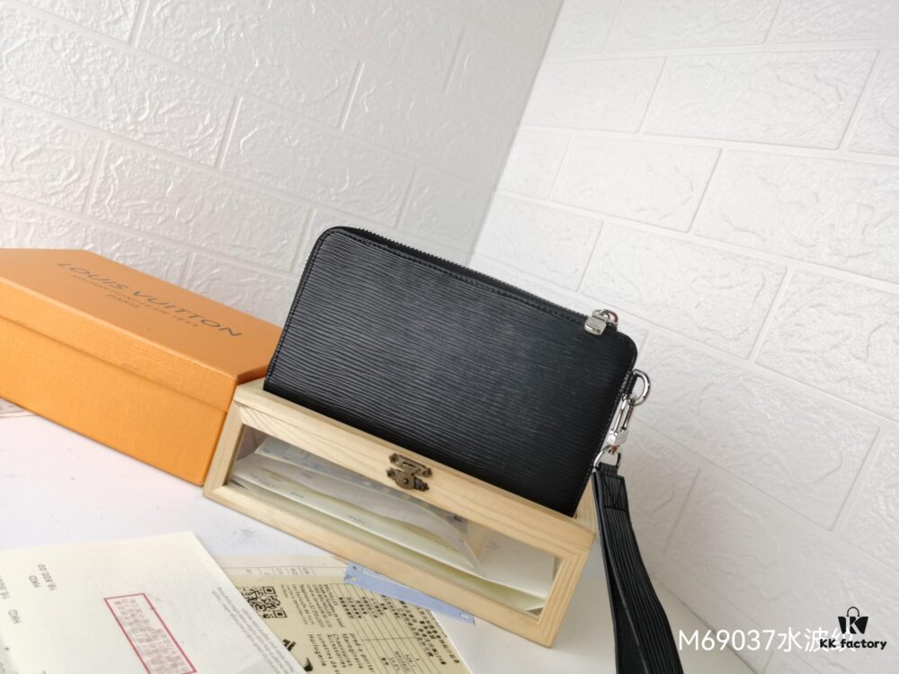 Top Quality Original 💎 [Actual Photos, Personal Background] Zippy Dragonne Zip Wallet M69037