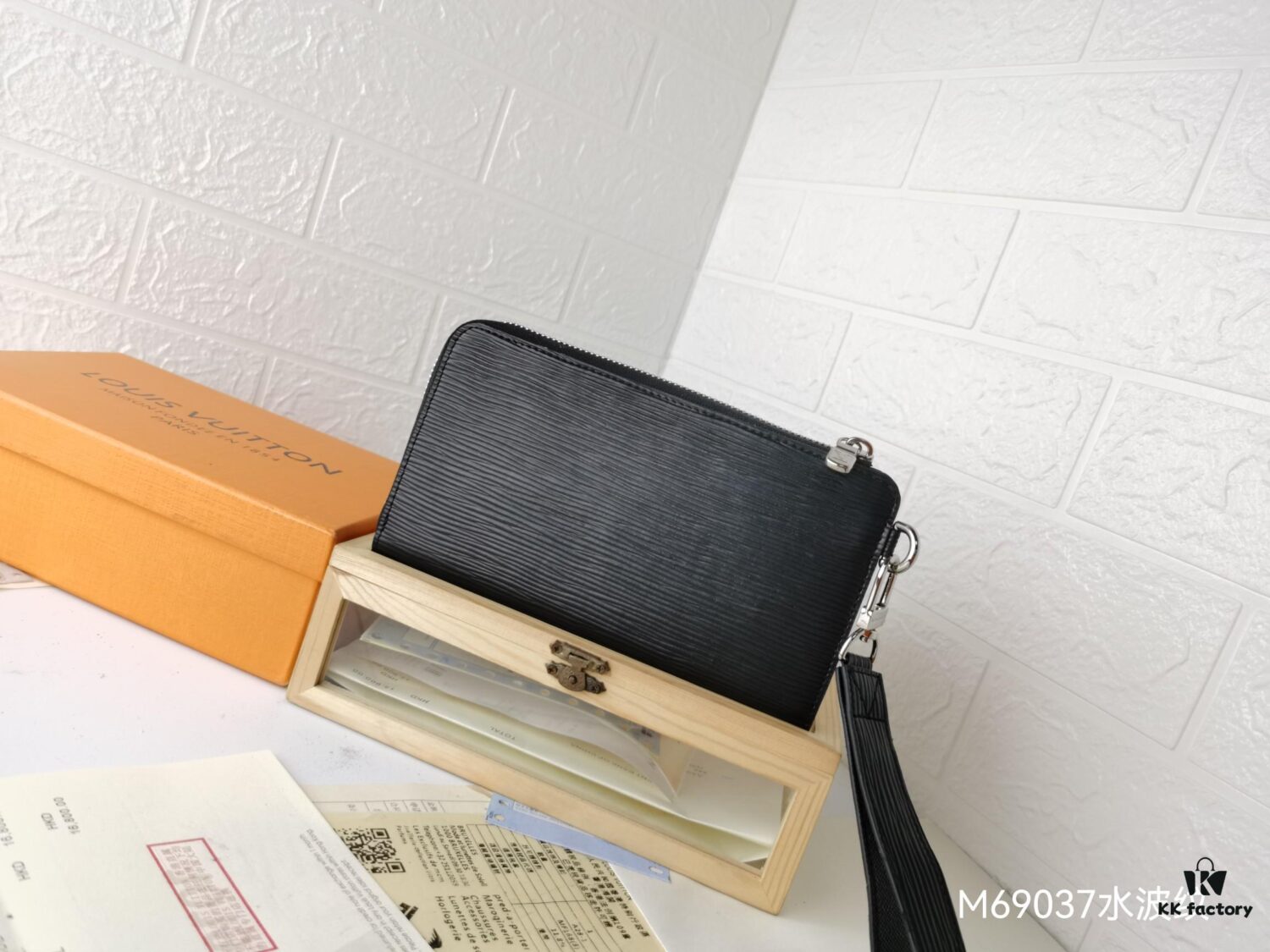 Top Quality Original 💎 [Actual Photos, Personal Background] Zippy Dragonne Zip Wallet M69037