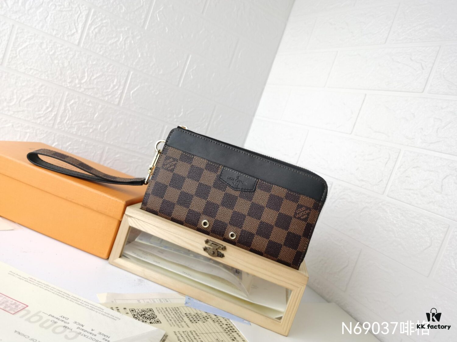 Top Quality Original 💎 [Real Photo, Plain Background] Zippy Dragonne Zip Wallet M69037
