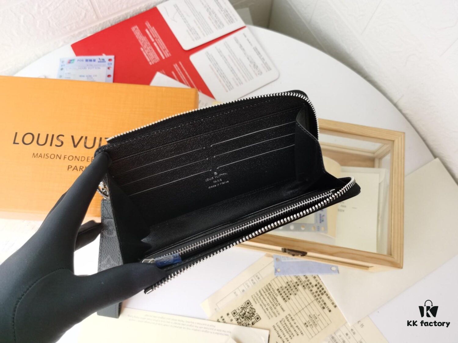 Top Quality Original 💎 [Real Photos, Own Background] Zippy Dragonne Zip Wallet