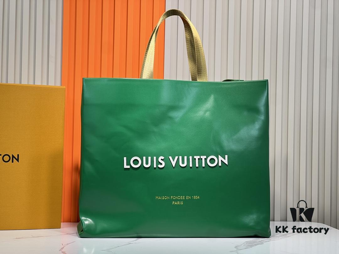 69305953f09edb6de4c4f894 M24457 M24475 This Medium-Sized Shopper Handbag Draws Inspiration from Louis Vuitton's Shopping Bag