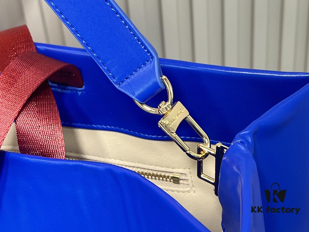 6930595cf09edb6de4c4f8a4 M24457 M24475 This Medium-Sized Shopper Handbag Draws Inspiration from Louis Vuitton's Shopping Bag, Featuring the Louis Vuitton and Maison Fondée En 1854 Inscriptions on Soft Calfskin Leather, with Top Handles and Detachable Shoulder Strap. Dimensions: 40x32x16cm
