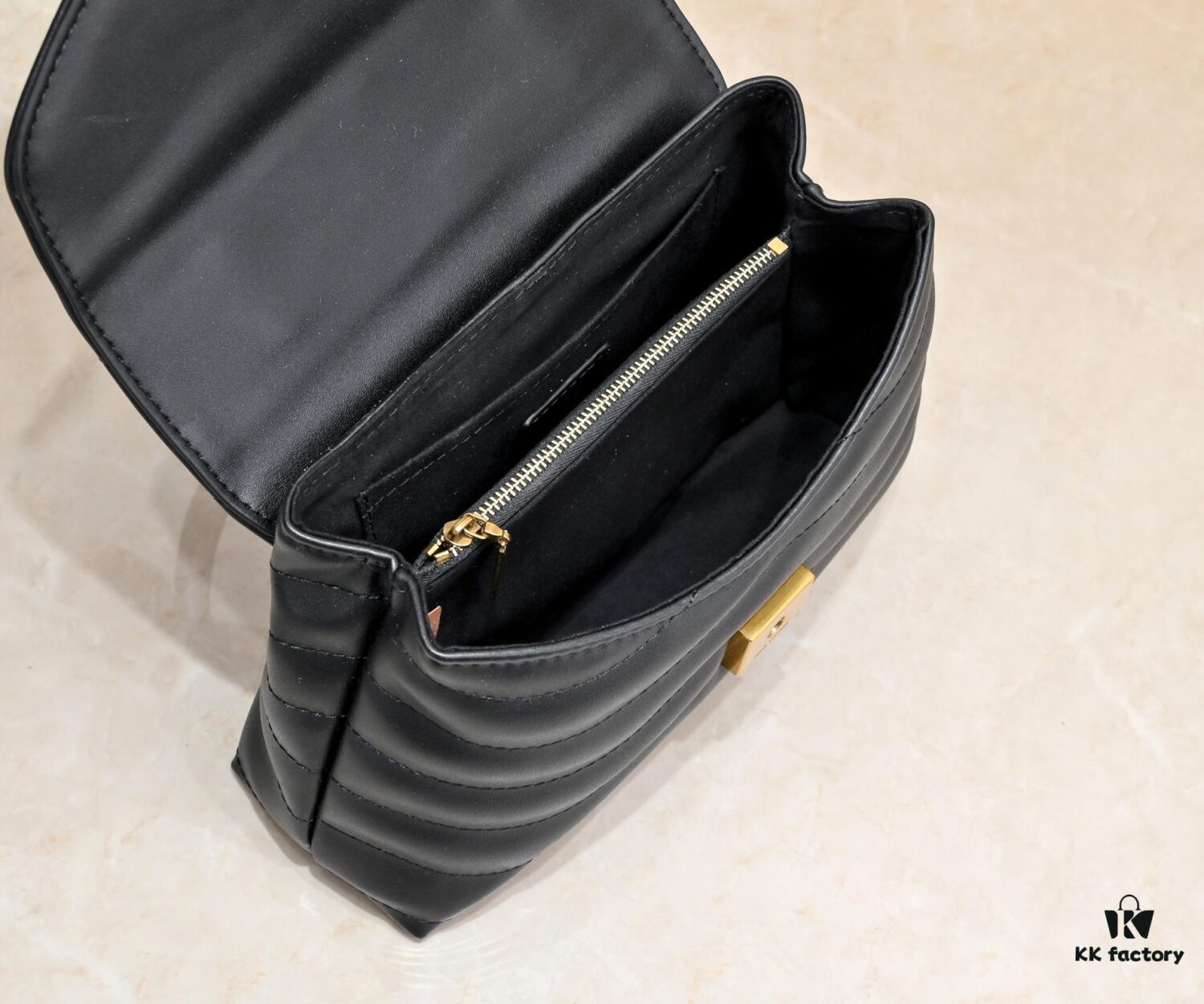 69305968f09edb6de4c4f8b9 Exclusive Real Photo - Upgraded Version ‼️⭐️ M21720 Black, M21797 White ⭐️ This Hold Me Handbag is a new addition to Louis Vuitton's iconic New Wave quilted leather collection, featuring an exquisite design and comfortable carry. The smooth-textured body is accented with an elegant LV metal clasp. The detachable and adjustable leather strap enhances the bag’s versatility.
