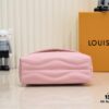 6930596ef09edb6de4c4f8c3 Exclusive Real Photo - Upgraded Version ‼️⭐️ M21720 Black, M21797 White ⭐️ This Hold Me Handbag is a new addition to Louis Vuitton's iconic New Wave quilted leather collection, featuring a refined silhouette and comfortable carry. The smooth-textured body is adorned with an elegant LV metal clasp. The detachable and adjustable leather strap enhances the bag’s versatility.