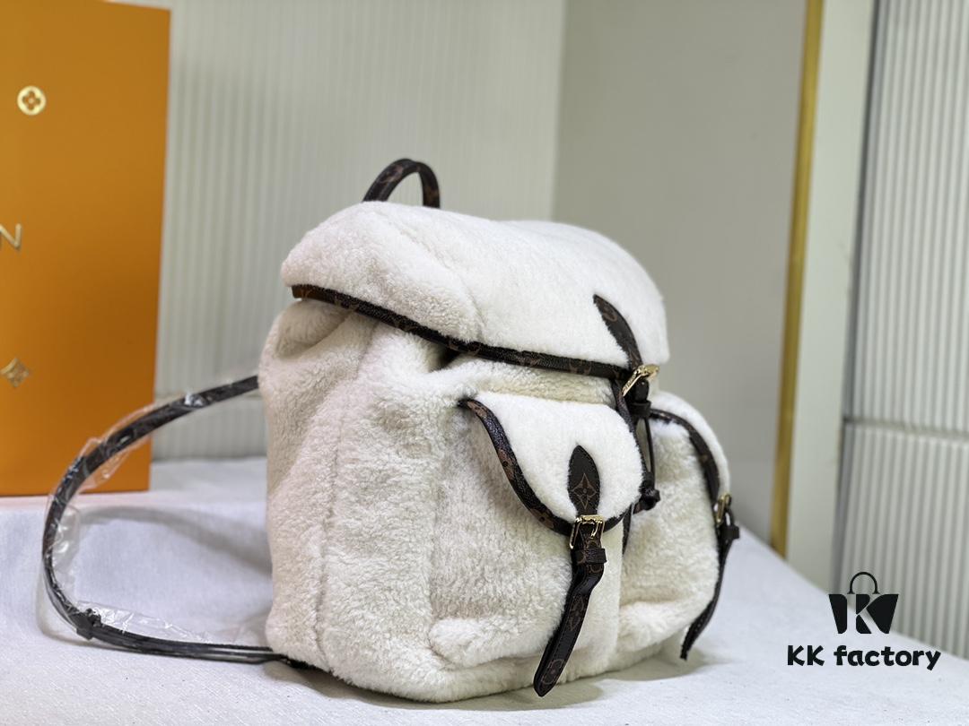 6930597ef09edb6de4c4f8dd M23384 Louis Vuitton Introduces a New Backpack for Ski Season