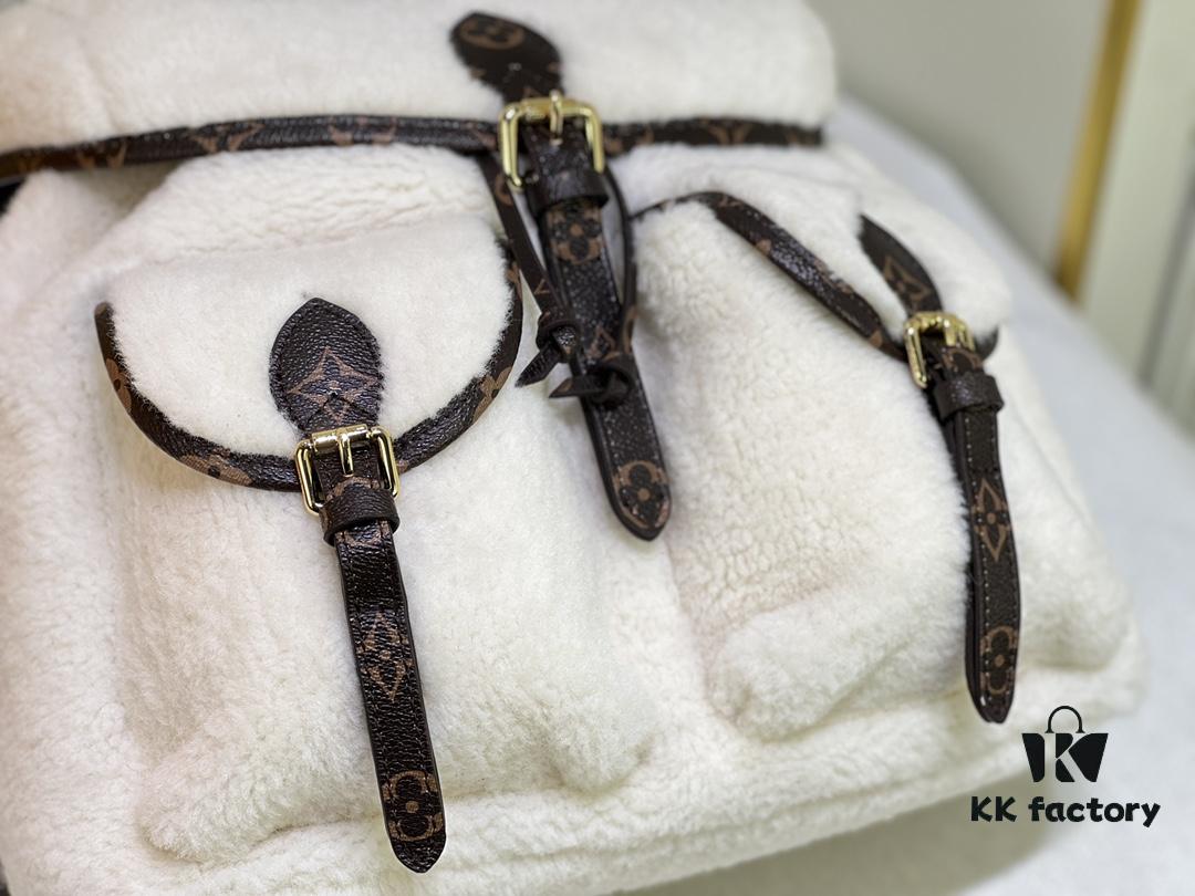 6930597ff09edb6de4c4f8df M23384 Louis Vuitton Introduces a New Backpack for Ski Season