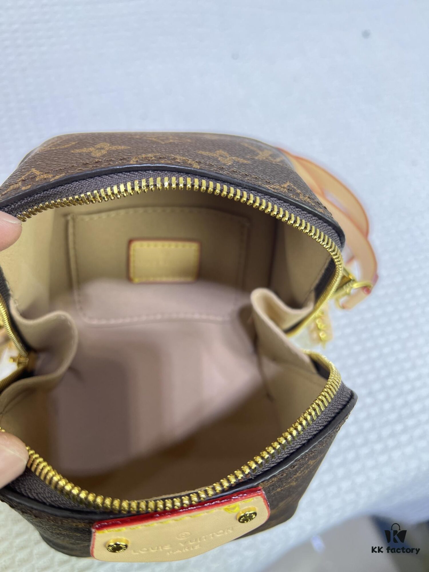 6930598df09edb6de4c4f8f6 M47162 Yellow Flower M47096 Just In Case Bag