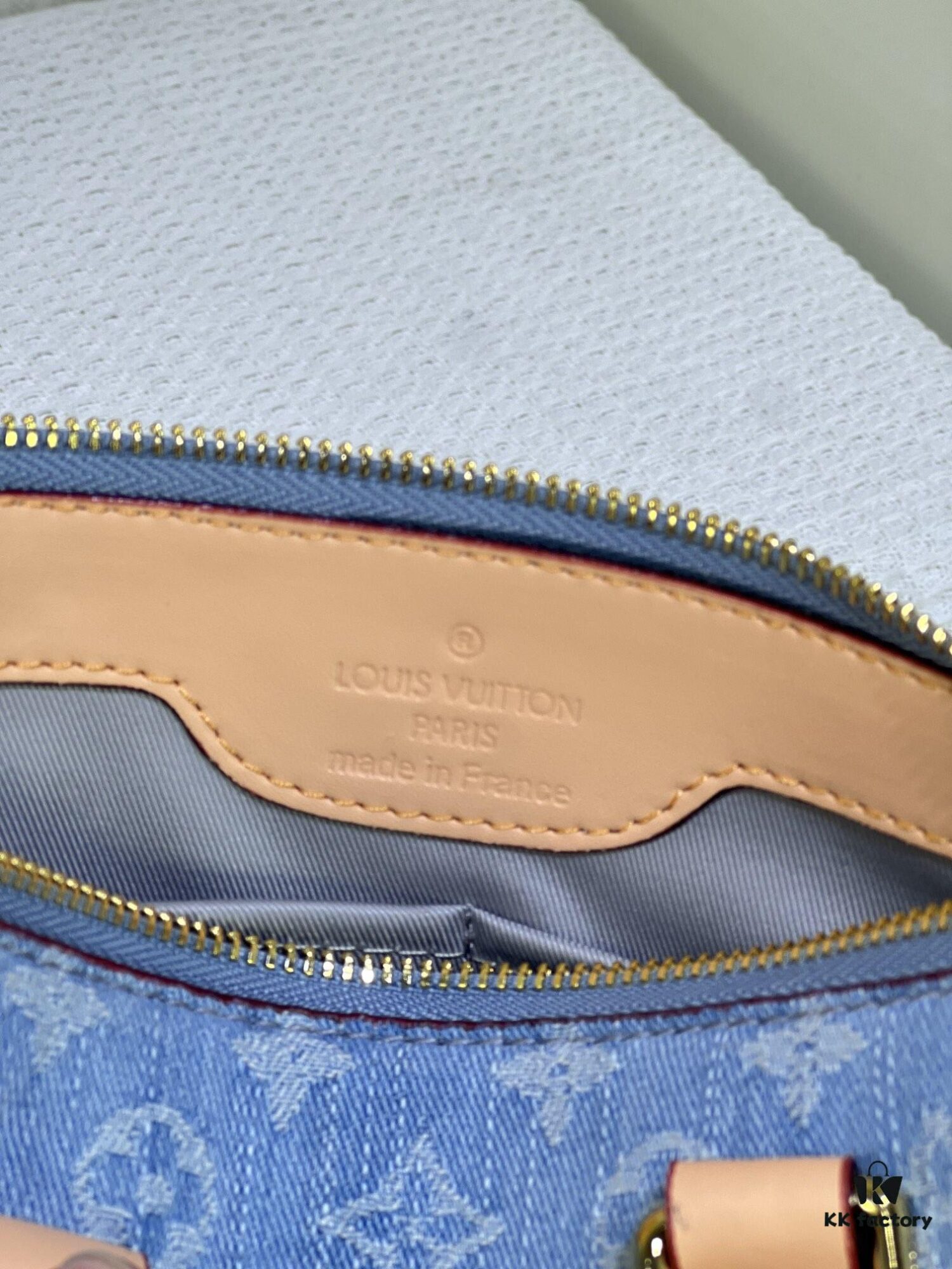 69305995f09edb6de4c4f903 M46098 M59960 Light Blue Denim Sac Plat Cross Bag