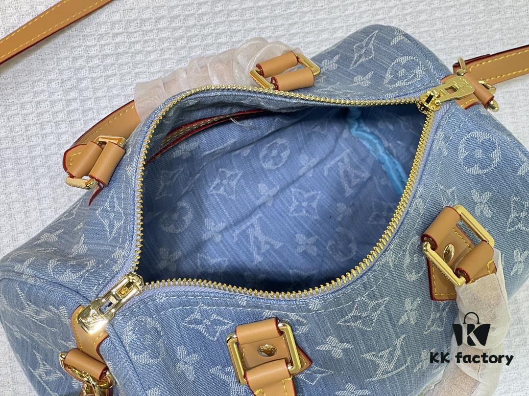 693059e1f09edb6de4c4f97c LV SPEEDY 25 Handbag in Light Blue Denim M11213 M40391 M40392