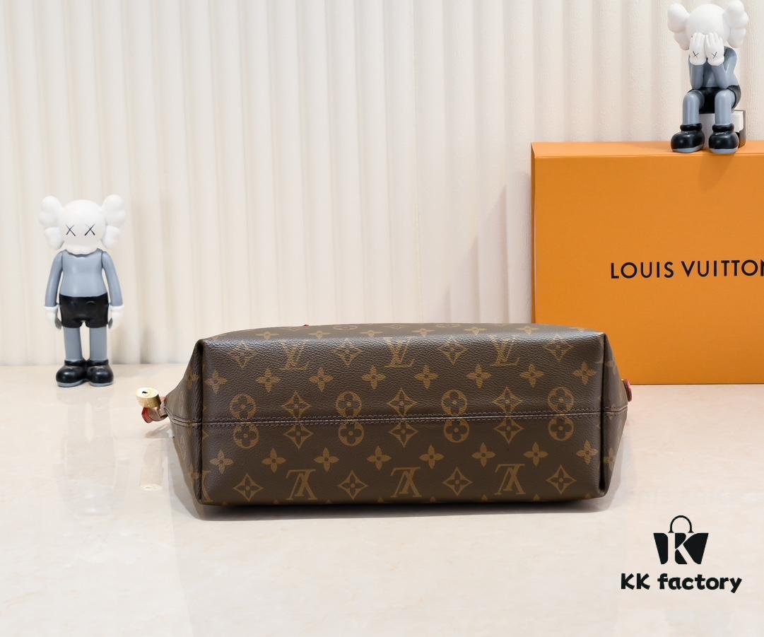 69305a31f09edb6de4c4fa01 Authentic Louis Vuitton M42267 Multifunctional Shoulder Bag in Monogram Canvas, Dual-Sided Color-Changing Yellow Leather, Large and Small Sizes Available