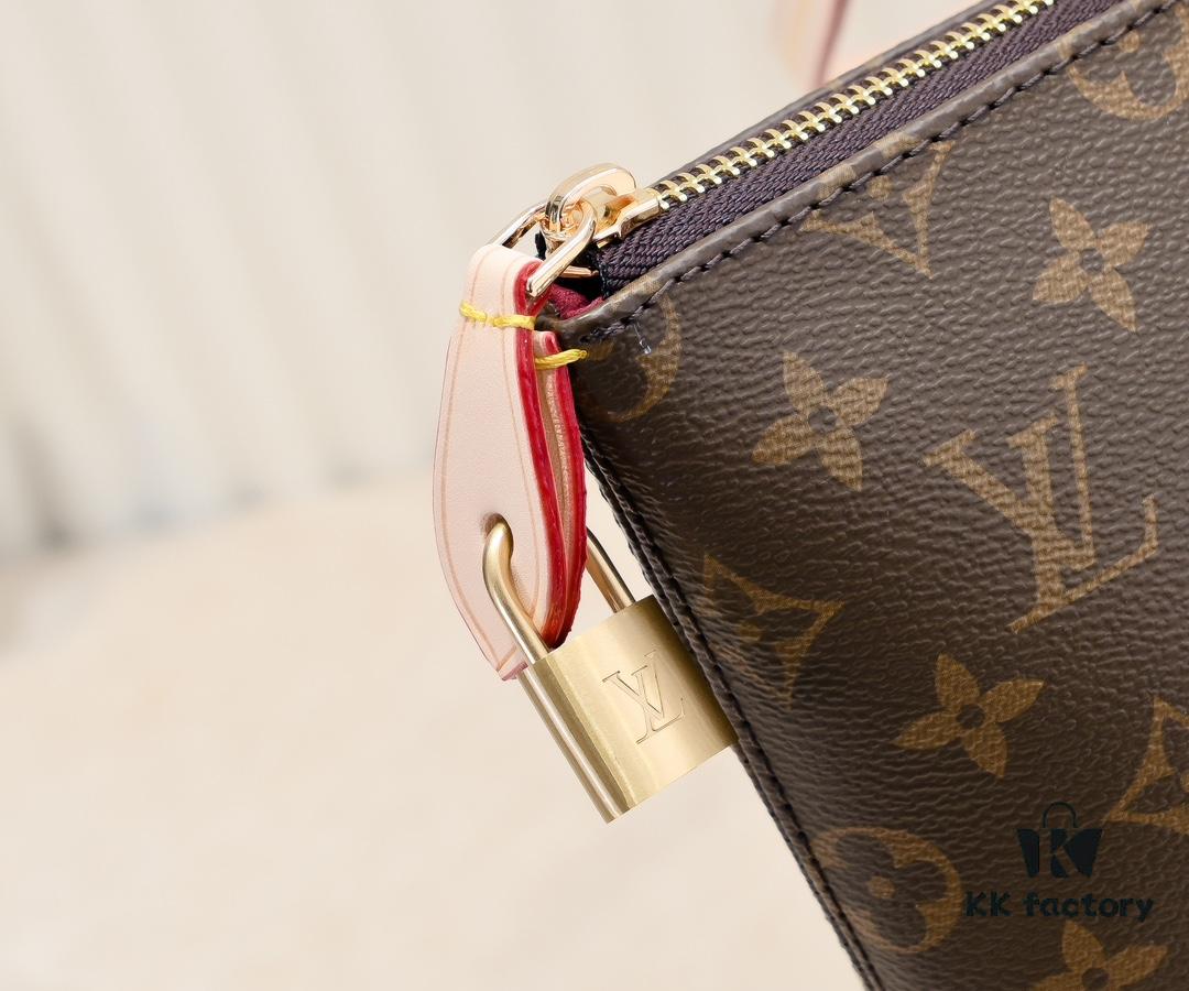 69305a32f09edb6de4c4fa02 Authentic Louis Vuitton M42267 Multifunctional Shoulder Bag in Monogram Canvas, Dual-Sided Color-Changing Yellow Leather, Large and Small Sizes Available
